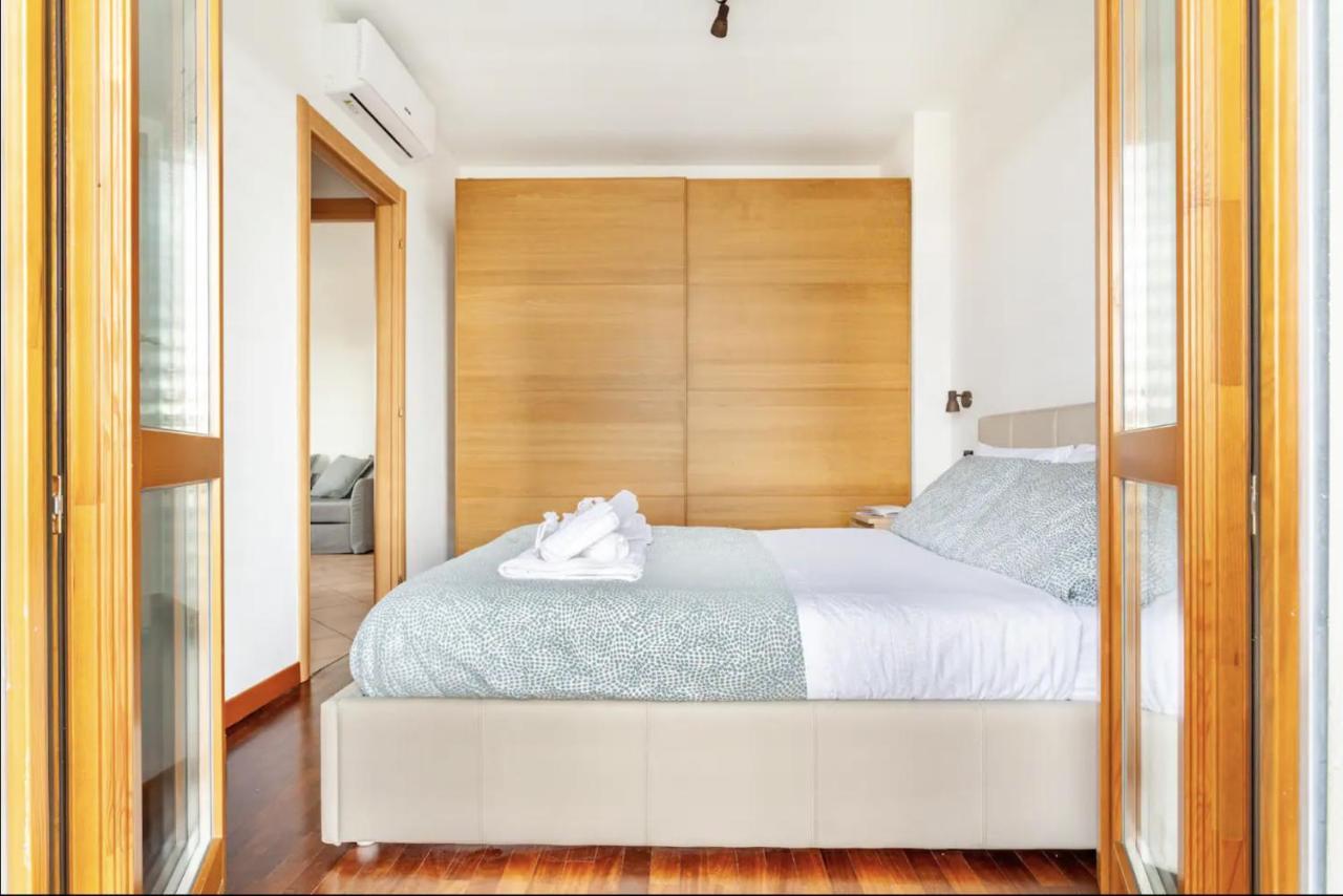 Lussuoso Attico Con Garage Gratis Vicino Al Duomo E Allo Ieo Milano Exteriör bild