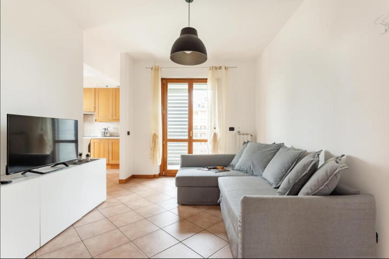 Lussuoso Attico Con Garage Gratis Vicino Al Duomo E Allo Ieo Milano Exteriör bild